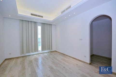 Снять в аренду виллу в Al Quoz, Дубай: 5 спален, 924м², № 103782 - фото 19