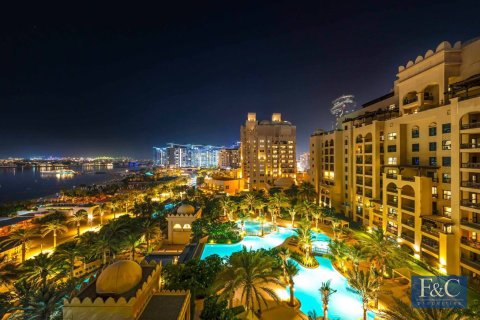 Apartment in The Fairmont Palm Residence South, Palm Jumeirah, Dubai 2 bedrooms, 161 sq.m. № 103778 - photo 9