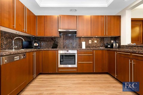 Apartment in The Fairmont Palm Residence South, Palm Jumeirah, Dubai 2 bedrooms, 161 sq.m. № 103778 - photo 6
