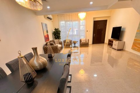 Villa en Jumeirah Village Circle, Dubai, 4 dormitorios, 148 m², № 83391 - foto 1
