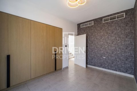 Снять в аренду виллу в Golf Grove, Дубай Хилс Эстейт, Дубай: 3 спальни, 394.19м², № 127784 - фото 12