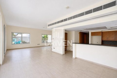 Villa à Jumeirah Park, Dubai, 4 chambres, 726.59 m², № 127775 - photo 6