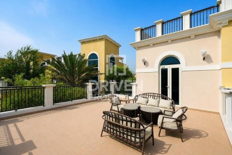 Villa à Jumeirah Park, Dubai, 4 chambres, 726.59 m², № 127775 - photo 18