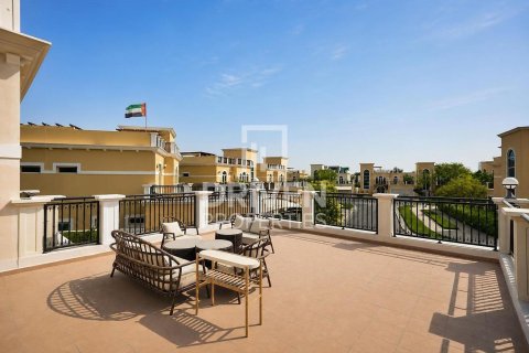 Villa à Jumeirah Park, Dubai, 4 chambres, 726.59 m², № 127775 - photo 27