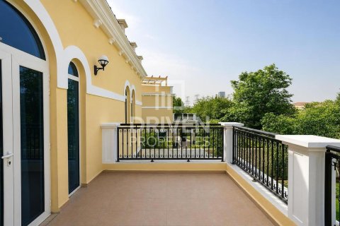 Villa à Jumeirah Park, Dubai, 4 chambres, 726.59 m², № 127775 - photo 23