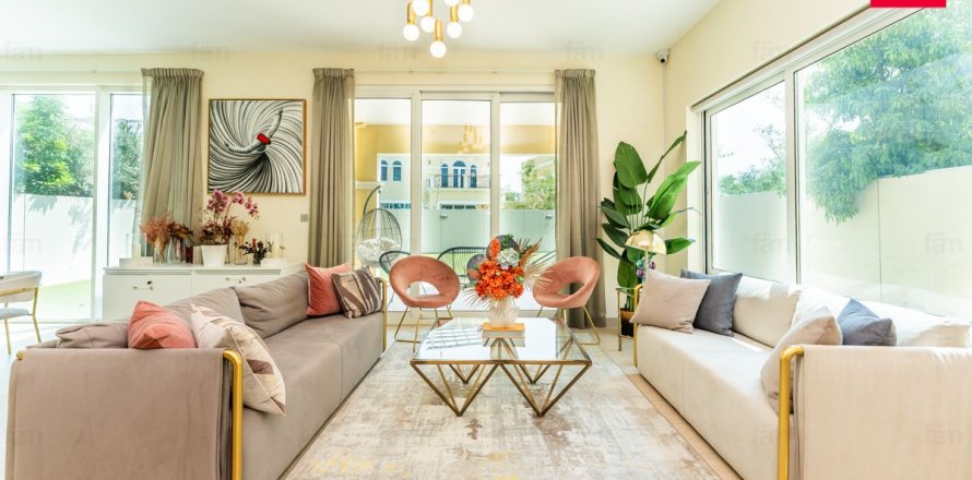 Villa in Dubai 4 bedrooms, 603.5 sq.m. № 58250