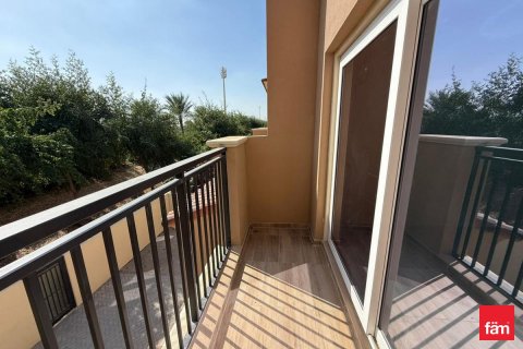 Villa en Dubai, 4 dormitorios, 185.8 m², № 91885 - foto 9