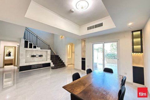 Villa en Dubai, 4 dormitorios, 185.8 m², № 91885 - foto 4