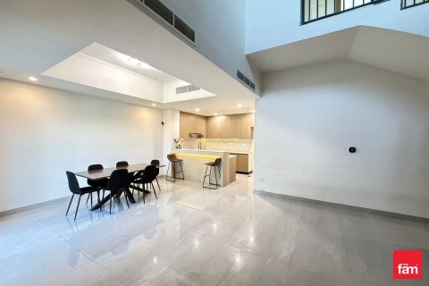 Villa en Dubai, 4 dormitorios, 185.8 m², № 91885 - foto 3