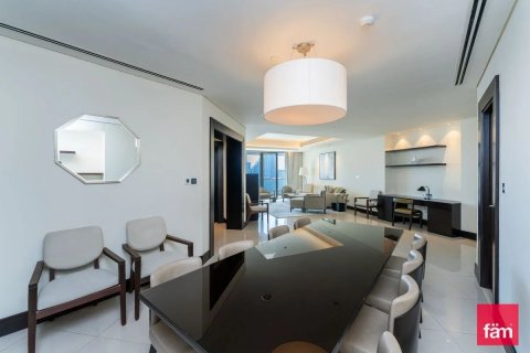 Apartment in Downtown Dubai (Downtown Burj Dubai), Dubai 2 bedrooms, 171.7 sq.m. № 24447 - photo 2