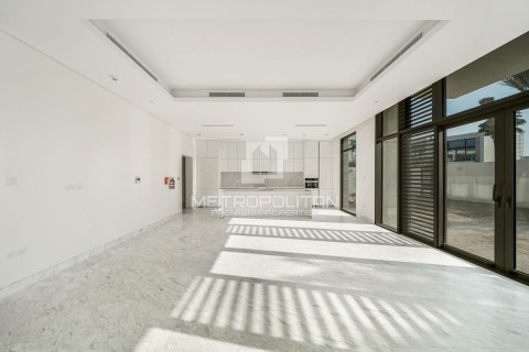 Снять в аренду виллу в District One, Мохаммед Бин Рашид Сити, Дубай: 5 спален, 735м², № 16139 - фото 3