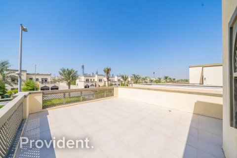 Villa in Jumeirah Park, Dubai 4 bedrooms, 738.1 sq.m. № 1725 - photo 25