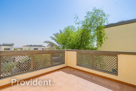 Villa in Jumeirah Park, Dubai 4 bedrooms, 738.1 sq.m. № 1725 - photo 24