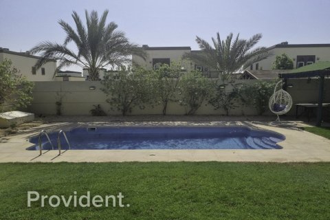 Villa in Jumeirah Park, Dubai 4 bedrooms, 738.1 sq.m. № 1725 - photo 5