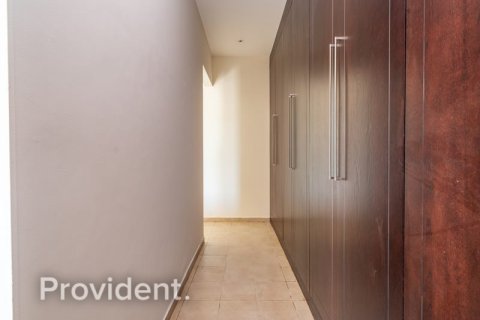 Villa in Jumeirah Park, Dubai 4 bedrooms, 738.1 sq.m. № 1725 - photo 22