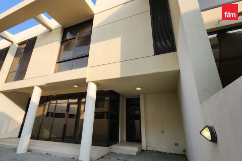 Adosado en Dubai, 3 dormitorios, 252.9 m², № 139159
