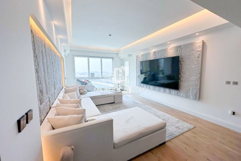Apartment in Marina Residences, Palm Jumeirah, Dubai 3 bedrooms, 234 sq.m. № 73973 - photo 1