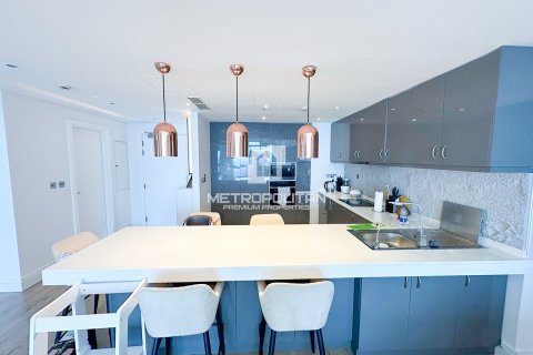 Apartment in Marina Residences, Palm Jumeirah, Dubai 3 bedrooms, 234 sq.m. № 73973 - photo 4