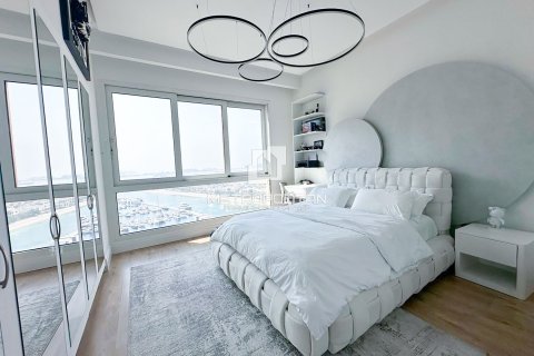 Apartment in Marina Residences, Palm Jumeirah, Dubai 3 bedrooms, 234 sq.m. № 73973 - photo 2
