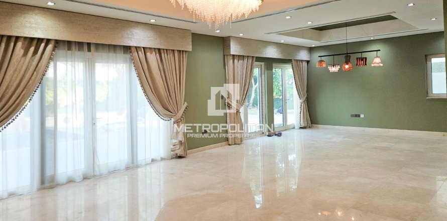 Villa in Al Furjan, Dubai 4 bedrooms, 309 sq.m. № 73965