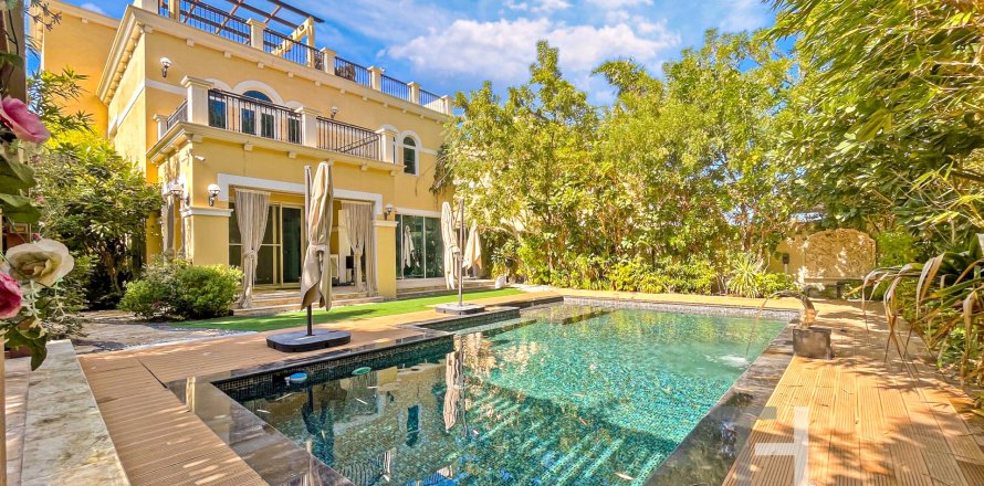 Villa à Legacy, Jumeirah Park, Dubai, 4 chambres, 386 m², № 14102