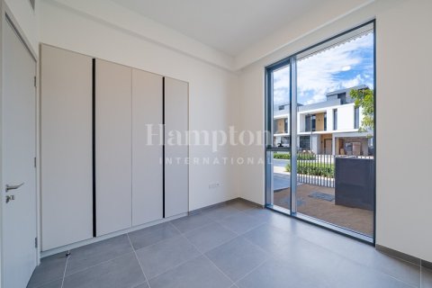 Villa en Arabian Ranches 3, Dubai, 4 dormitorios, 302.53954853 m², № 91104 - foto 3