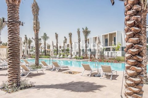 Снять в аренду таунхаус в Silver Springs, DAMAC Hills (Akoya by DAMAC), Дубай: 3 спальни, 135.12927156м², № 91105 - фото 4