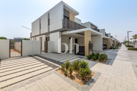 Villa in Tilal Al Ghaf, Dubai 4 bedrooms, 202 sq.m. № 58683 - photo 2