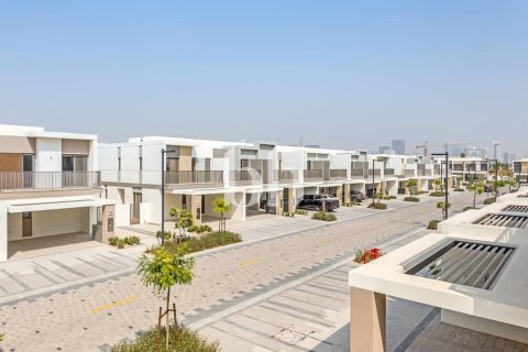 Villa in Tilal Al Ghaf, Dubai 4 bedrooms, 202 sq.m. № 58683 - photo 1