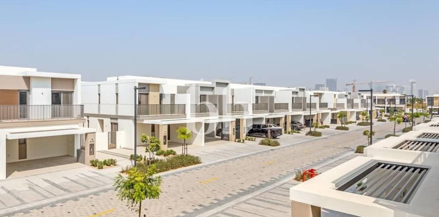 Villa in Tilal Al Ghaf, Dubai 4 bedrooms, 202 sq.m. № 58683