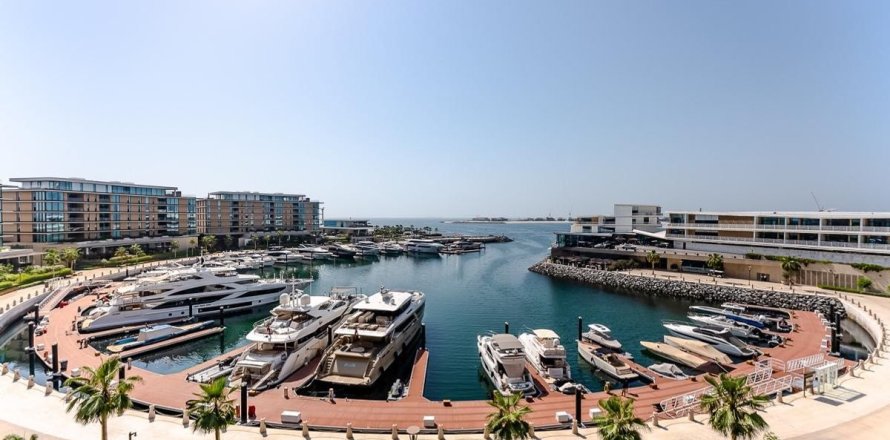 Apartment in Dubai 2 bedrooms, 180 sq.m. № 133035