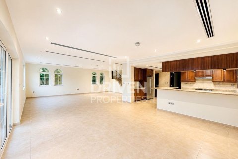 Villa in Jumeirah Park, Dubai 4 bedrooms, 758.46 sq.m. № 127773 - photo 7