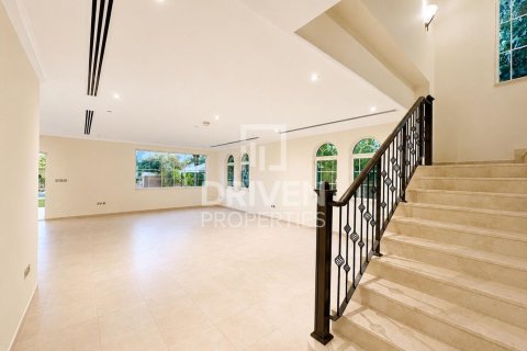 Villa in Jumeirah Park, Dubai 4 bedrooms, 758.46 sq.m. № 127773 - photo 3