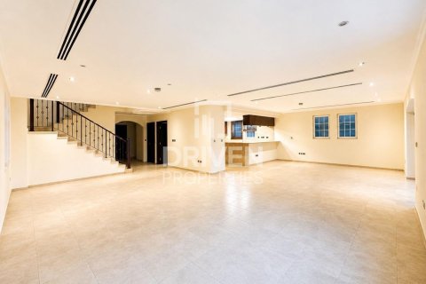 Villa in Jumeirah Park, Dubai 4 bedrooms, 758.46 sq.m. № 127773 - photo 4