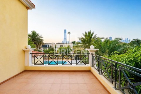 Villa in Jumeirah Park, Dubai 4 bedrooms, 758.46 sq.m. № 127773 - photo 13