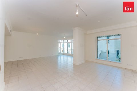 Квартира в Дубай Марине, Дубай, 3 спальни, 216.1м², № 141972