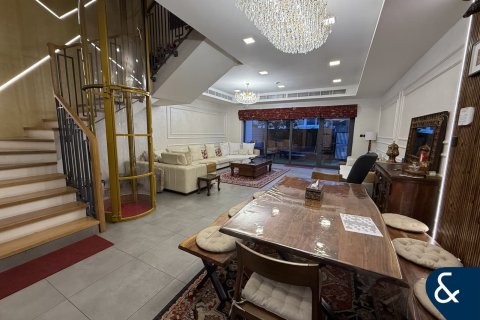 Купить таунхаус в Джумейра Вилладж Серкл, Дубай: 4 спальни, 339м², № 78663 - фото 1