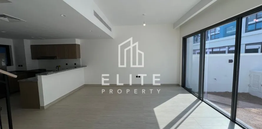 Maison de ville à Dubai, 3 chambres, 192 m², № 85458