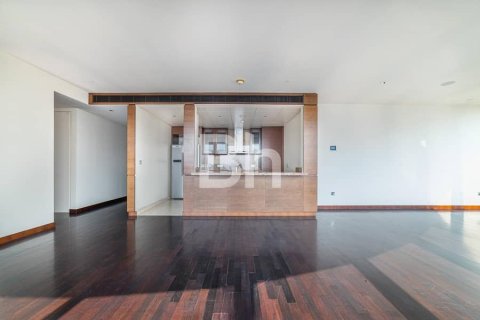 Apartment in Downtown Dubai (Downtown Burj Dubai), Dubai 2 bedrooms, 187 sq.m. № 24228 - photo 17