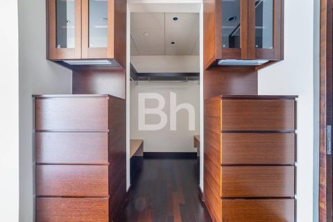 Apartment in Downtown Dubai (Downtown Burj Dubai), Dubai 2 bedrooms, 187 sq.m. № 24228 - photo 8