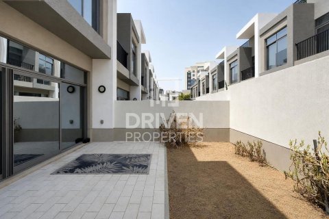 Villa in Liwan, Dubai Land, Dubai 5 bedrooms, 301.47 sq.m. № 143206 - photo 17