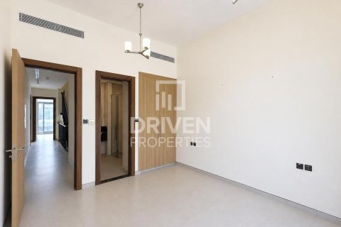 Villa in Liwan, Dubai Land, Dubai 5 bedrooms, 301.47 sq.m. № 143206 - photo 9