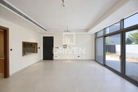 Villa in Liwan, Dubai Land, Dubai 5 bedrooms, 301.38 sq.m. № 143205 - photo 6