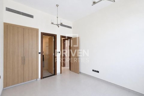 Villa in Liwan, Dubai Land, Dubai 5 bedrooms, 301.38 sq.m. № 143205 - photo 16