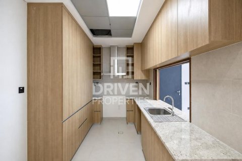 Villa in Liwan, Dubai Land, Dubai 5 bedrooms, 301.38 sq.m. № 143205 - photo 21