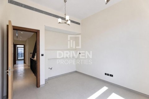 Villa in Liwan, Dubai Land, Dubai 5 bedrooms, 301.38 sq.m. № 143205 - photo 17