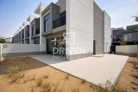 Villa in Liwan, Dubai Land, Dubai 5 bedrooms, 301.38 sq.m. № 143205 - photo 22
