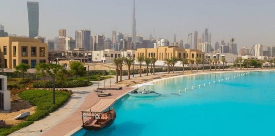 Villa in Dubai 6 bedrooms, 1023 sq.m. № 4085