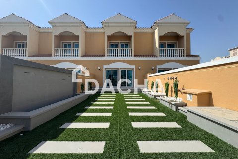 Townhouse in Jumeirah Village Triangle, Dubai 2 bedrooms, 152 sq.m. № 111603 - photo 2