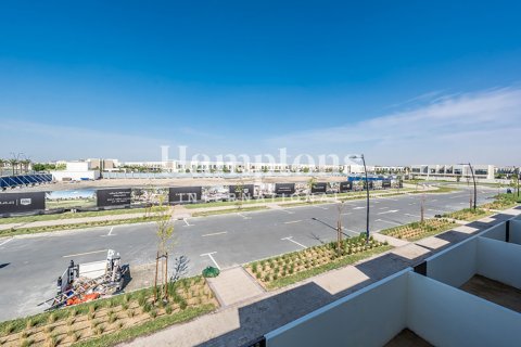 Villa in Dubai South (Dubai World Central), Dubai 4 bedrooms, 237.36716500 sq.m. № 63999 - photo 3